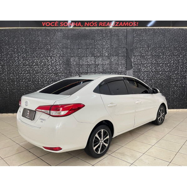 Yaris Sedan 1.5 16V 4P FLEX XL MULTIDRIVE AUTOMÁTICO CVT