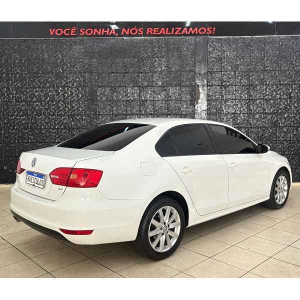 VOLKSWAGEN Jetta 2.0 4P FLEX CONFORTLINE TIPTRONIC AUTOMÁTICO