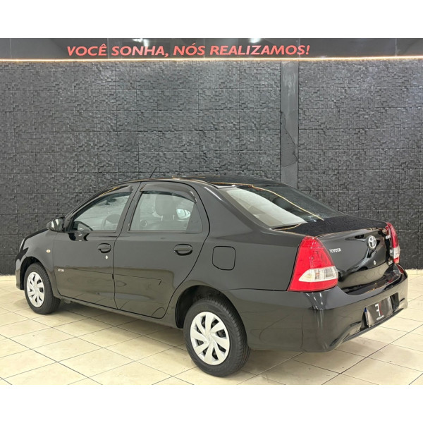 Etios Sedan 1.5 16V 4P FLEX XS