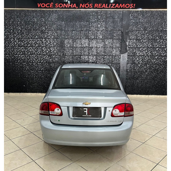Classic Sedan 1.0 4P