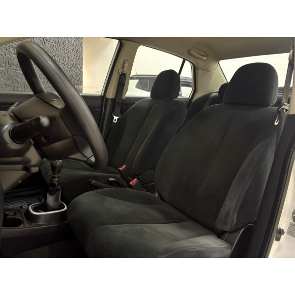 Tiida Sedan 1.8 16V 4P FLEX