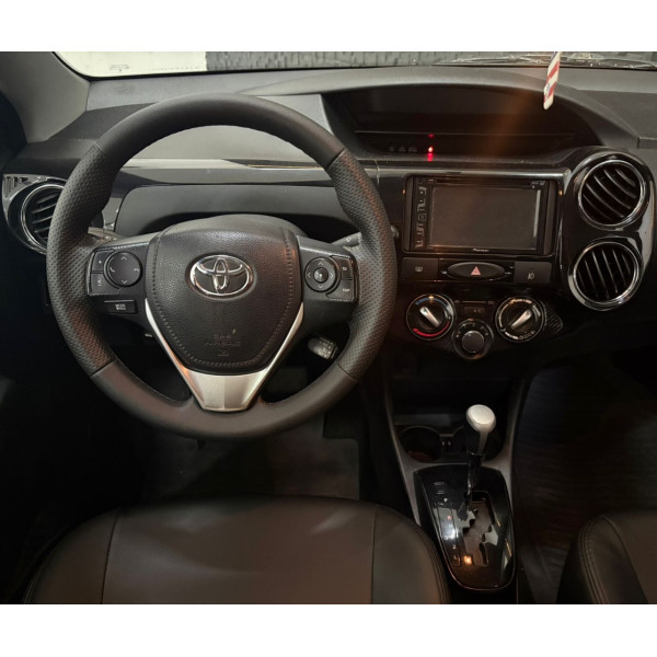 Etios Sedan 1.5 16V 4P FLEX XS