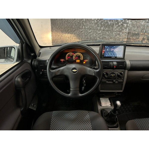 Classic Sedan 1.0 4P