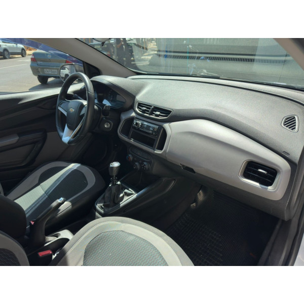 CHEVROLET Onix Hatch 1.0 4P FLEX LS