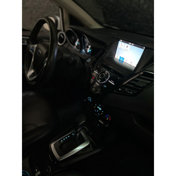 Fiesta Sedan 1.6 4P FLEX TITANIUM POWERSHIFT AUTOMÁTICO
