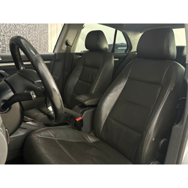 VOLKSWAGEN Jetta 2.5 20V 4P 170CV AUTOMÁTICO