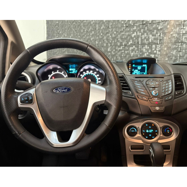 FORD Fiesta Sedan 1.6 16V 4P FLEX SE FLEX POWERSHIFT AUTOMÁTICO