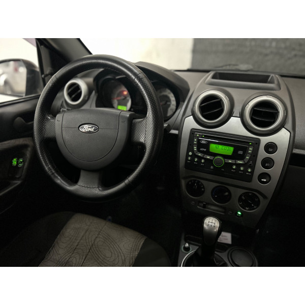 Fiesta Sedan 1.6 4P FLEX