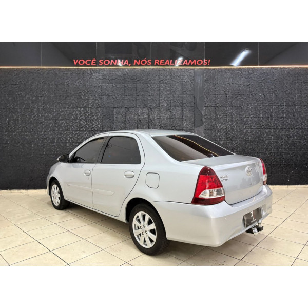 Etios Sedan 1.5 16V 4P FLEX X PLUS AUTOMÁTICO
