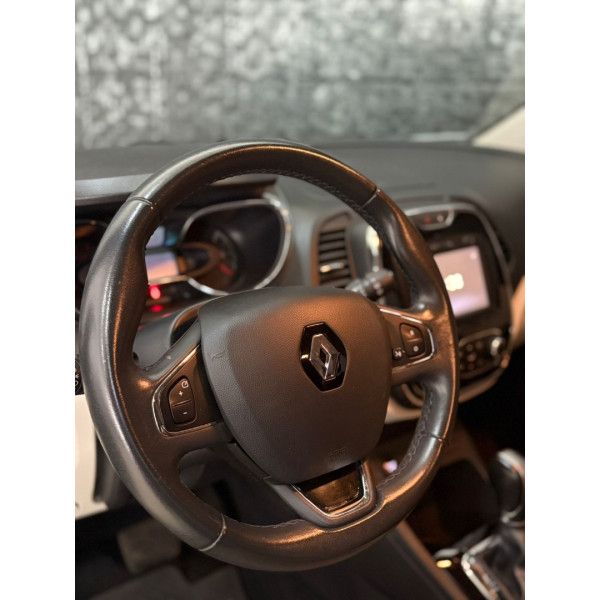 RENAULT Captur 1.6 16V 4P FLEX SCE INTENSE X-TRONIC CVT