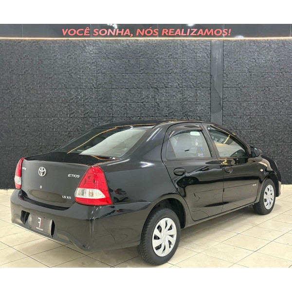 Etios Sedan 1.5 16V 4P FLEX XS