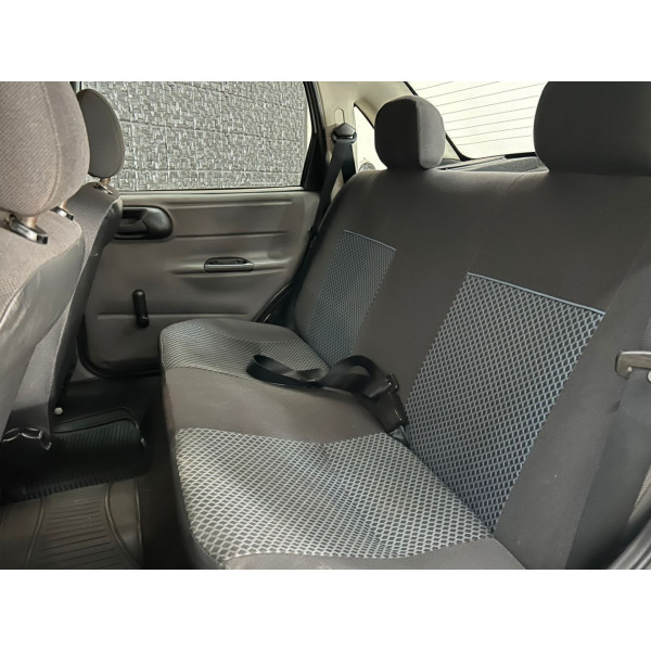 Classic Sedan 1.0 4P