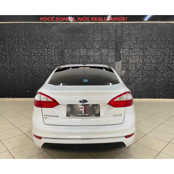 Fiesta Sedan 1.6 4P FLEX TITANIUM POWERSHIFT AUTOMÁTICO