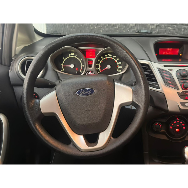 FORD Fiesta Sedan 1.6 16V 4P SE FLEX