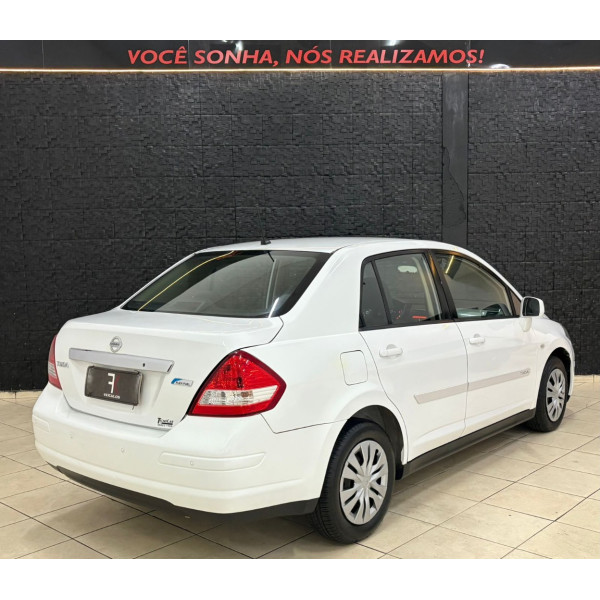 Tiida Sedan 1.8 16V 4P FLEX