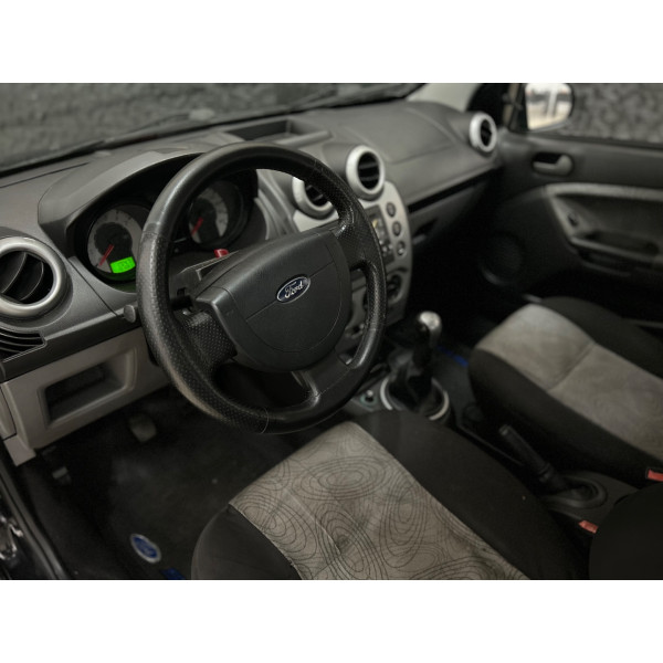 Fiesta Sedan 1.6 4P FLEX