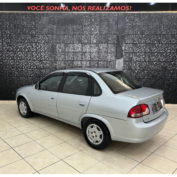 Classic Sedan 1.0 4P