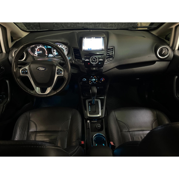 Fiesta Sedan 1.6 4P FLEX TITANIUM POWERSHIFT AUTOMÁTICO