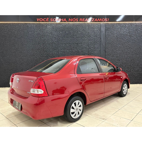 Etios Sedan 1.5 16V 4P FLEX XS