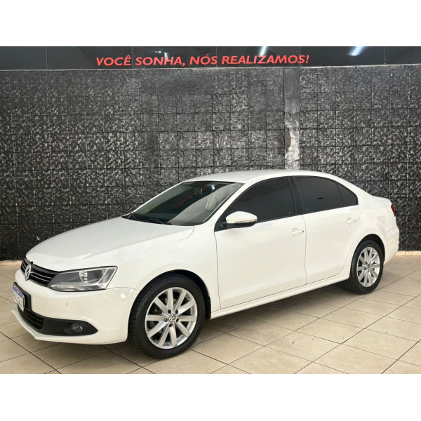 VOLKSWAGEN Jetta 2.0 4P FLEX CONFORTLINE TIPTRONIC AUTOMÁTICO