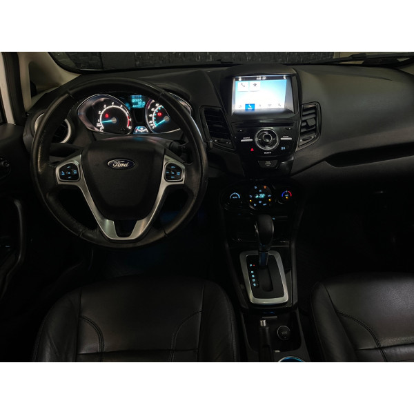 Fiesta Sedan 1.6 4P FLEX TITANIUM POWERSHIFT AUTOMÁTICO