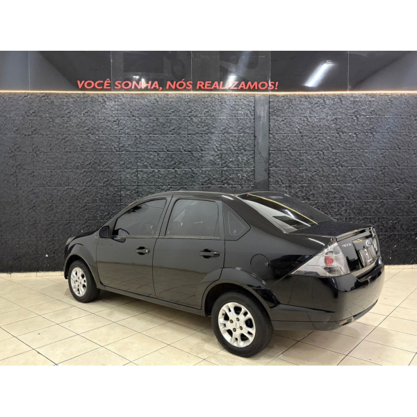 Fiesta Sedan 1.6 4P FLEX