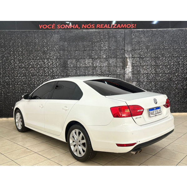 VOLKSWAGEN Jetta 2.0 4P FLEX CONFORTLINE TIPTRONIC AUTOMÁTICO