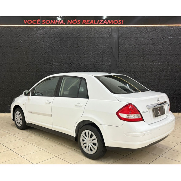 Tiida Sedan 1.8 16V 4P FLEX
