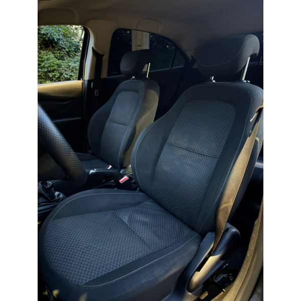 CHEVROLET Onix Hatch 1.0 4P FLEX JOY