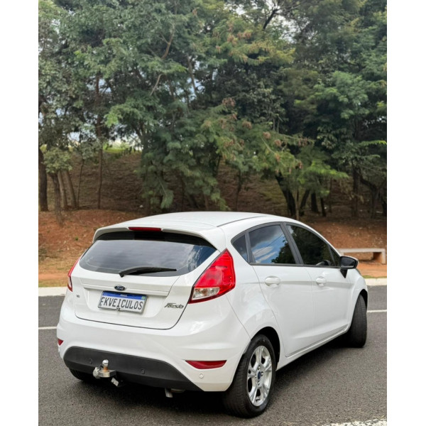 FORD Fiesta Hatch 1.6 16V 4P SEL FLEX