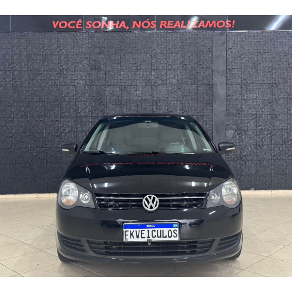 VOLKSWAGEN Polo Sedan 1.6 4P FLEX