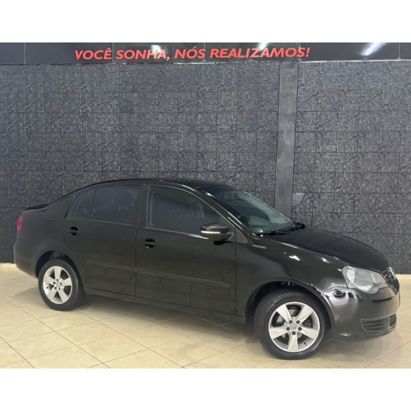 VOLKSWAGEN Polo Sedan 1.6 4P FLEX