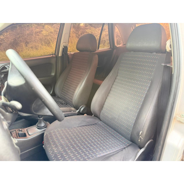 VOLKSWAGEN Gol 1.0 4P CITY