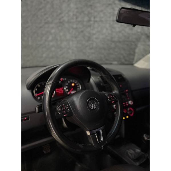 VOLKSWAGEN Polo Sedan 1.6 4P FLEX