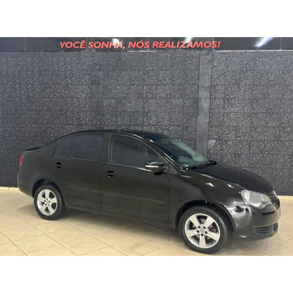 VOLKSWAGEN Polo Sedan 1.6 4P FLEX