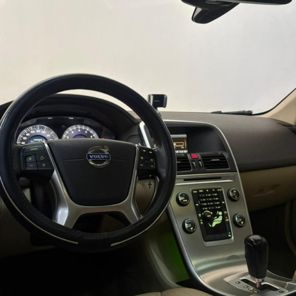 VOLVO XC60 2.0 4P DYNAMIC T5 TURBO AUTOMÁTICO