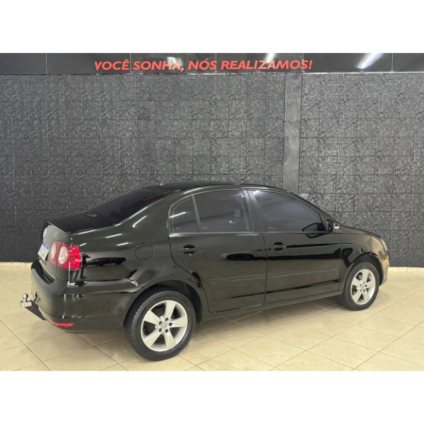 VOLKSWAGEN Polo Sedan 1.6 4P FLEX