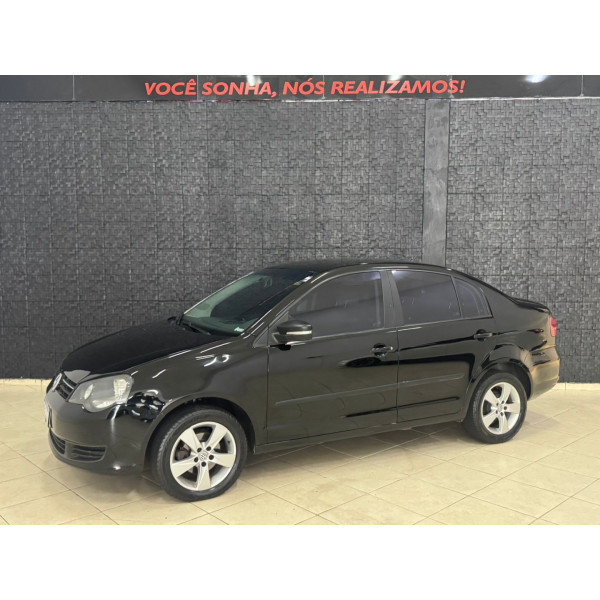 VOLKSWAGEN Polo Sedan 1.6 4P FLEX