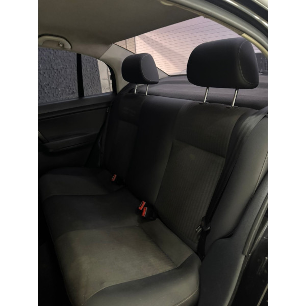 VOLKSWAGEN Polo Sedan 1.6 4P FLEX