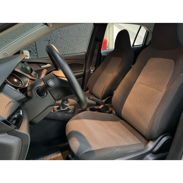 CHEVROLET Onix Hatch 1.0 4P FLEX
