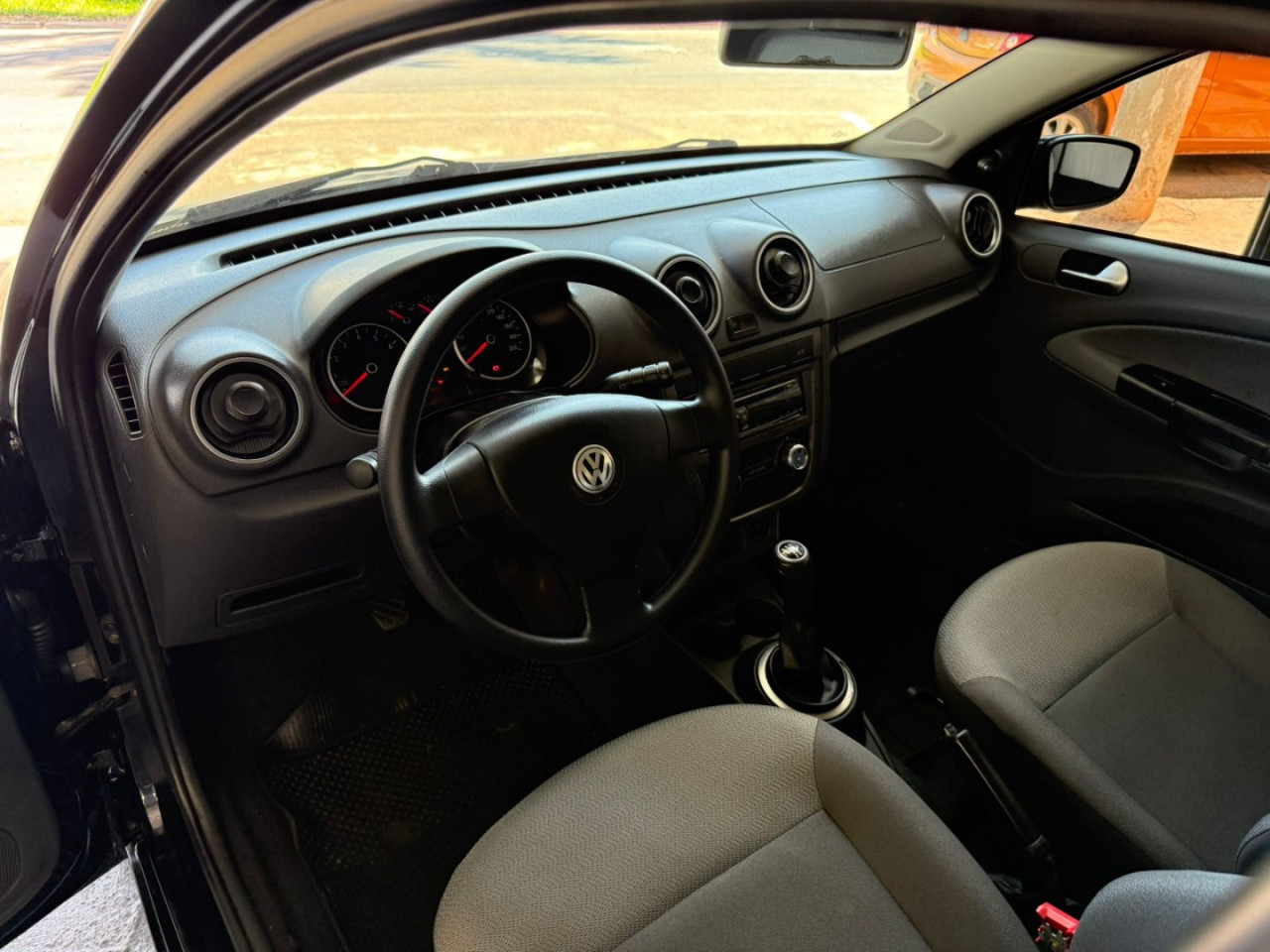 VOLKSWAGEN Voyage 1.0 4P FLEX