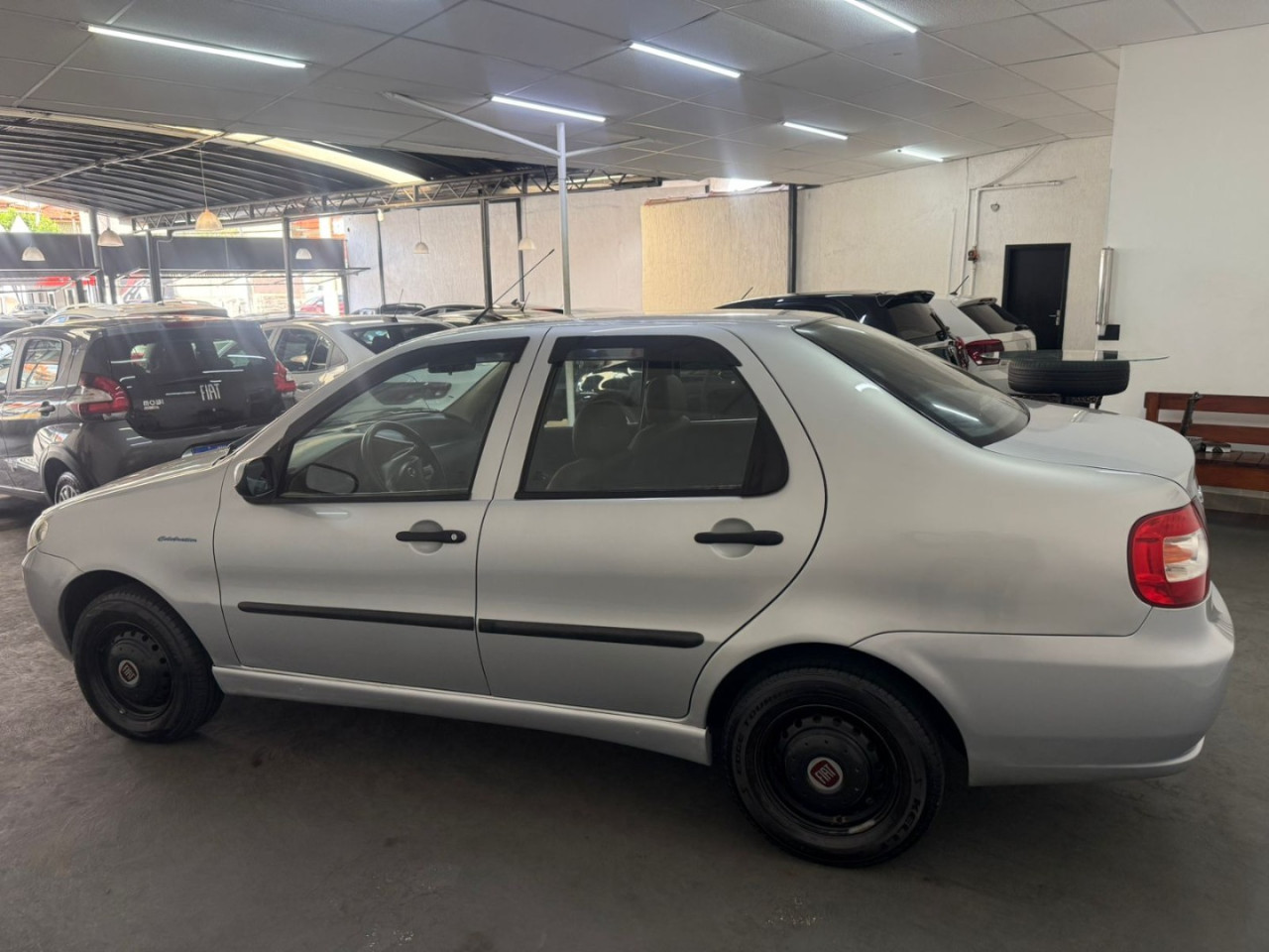 Siena 1.0 16V 4P
