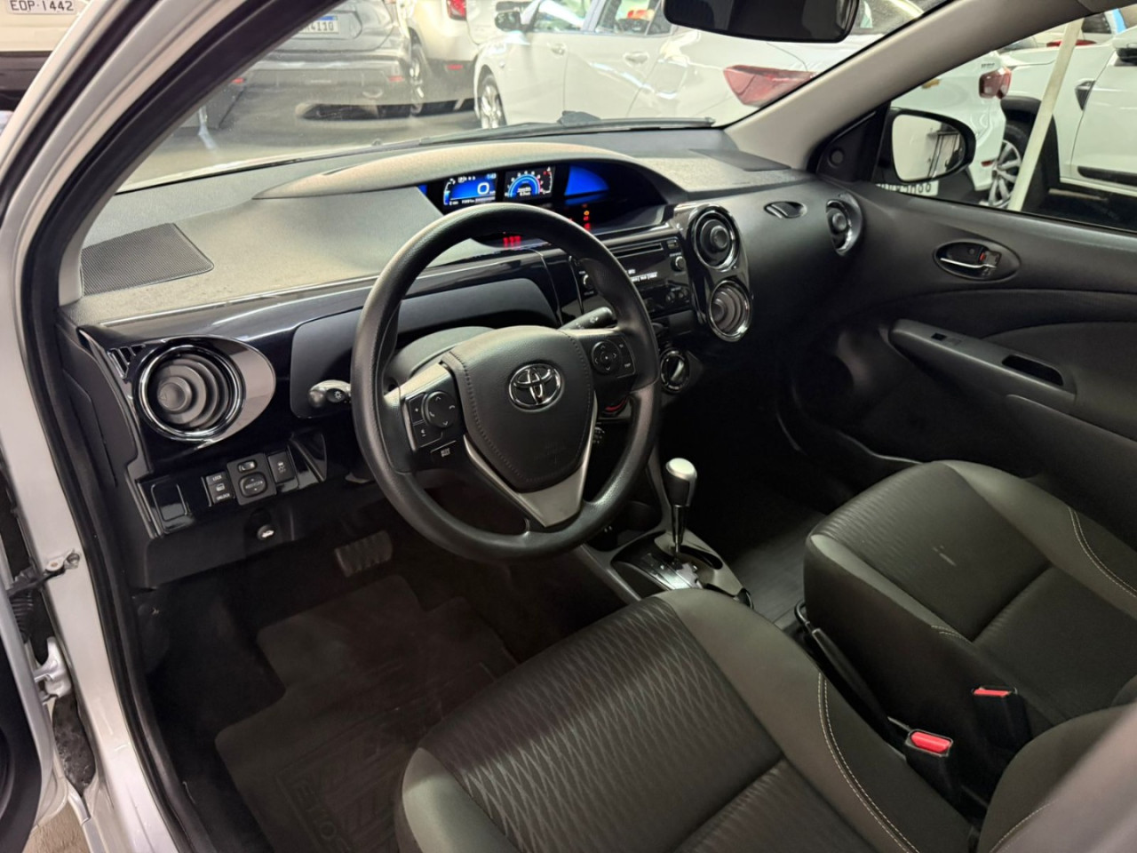 Etios Sedan 1.5 16V 4P FLEX X PLUS AUTOMÁTICO