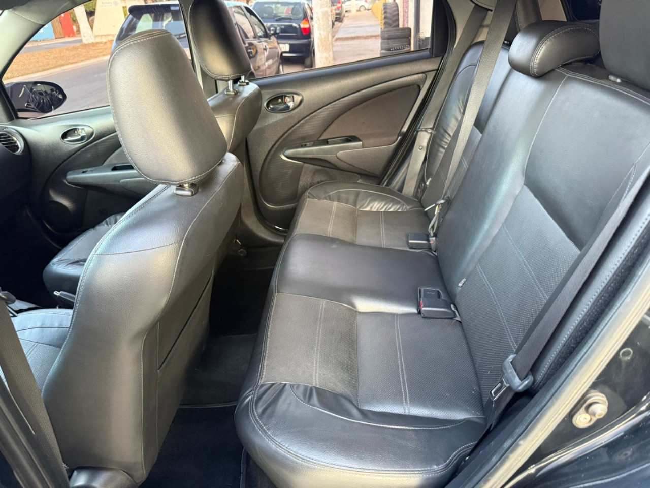 Etios Hatch 1.5 16V 4P FLEX PLATINUM