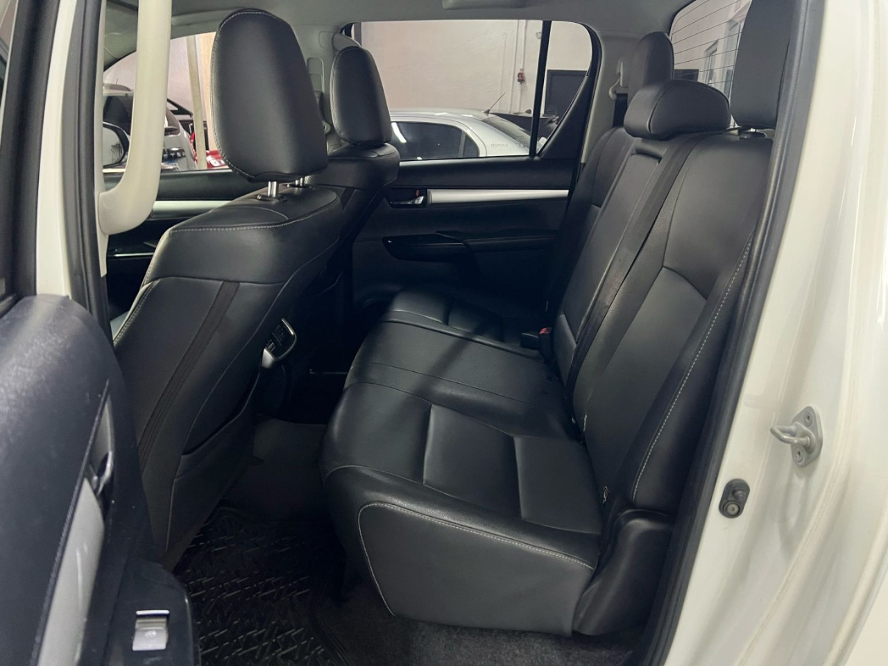 Hilux Caminhonete 2.8 16V SRV 4X4 DIESEL CABINE DUPLA AUTOMÁTICO