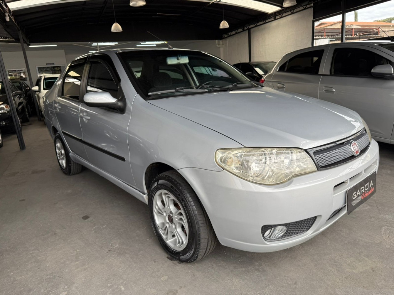 Siena 1.8 4P HLX FLEX