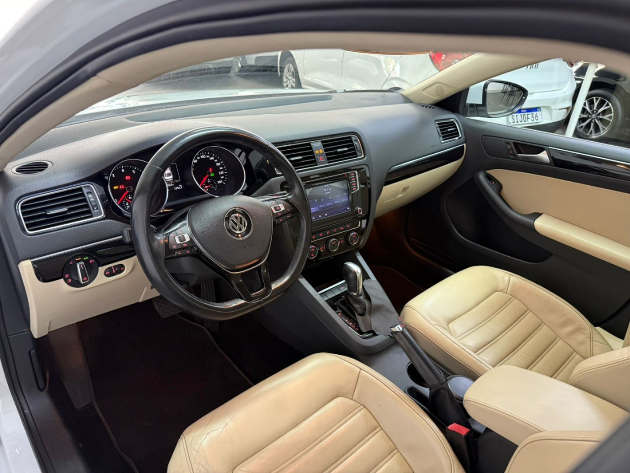 VOLKSWAGEN Jetta 2.0 4P TSI HIGHLINE 211 CV AUTOMÁTICO