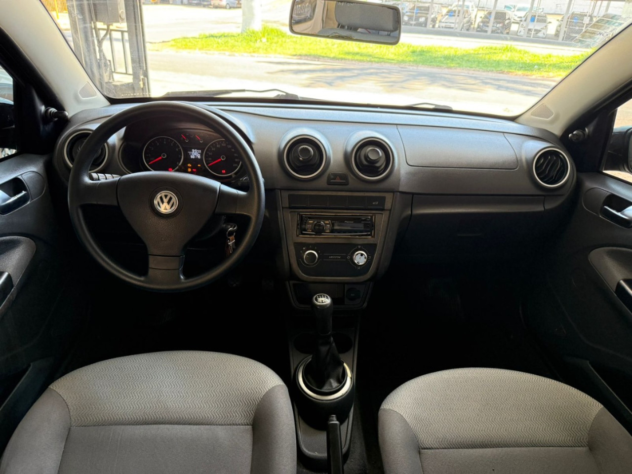 VOLKSWAGEN Voyage 1.0 4P FLEX