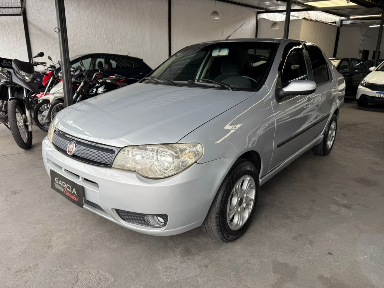 Siena 1.8 4P HLX FLEX