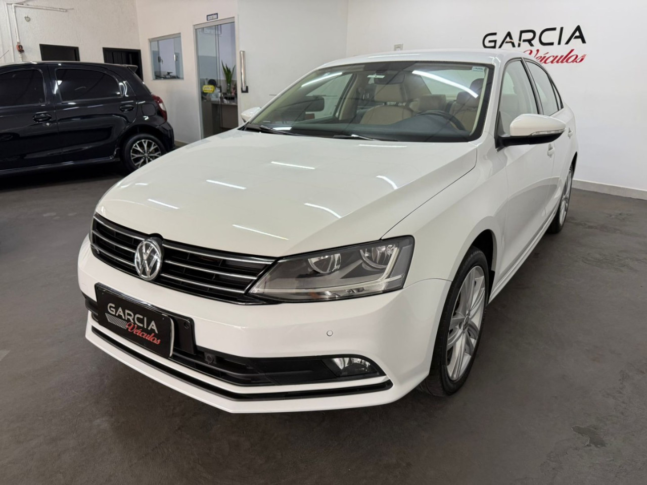 VOLKSWAGEN Jetta 2.0 4P TSI HIGHLINE 211 CV AUTOMÁTICO